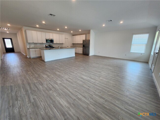 Building Photo - 447 Butterfly Bush Ct