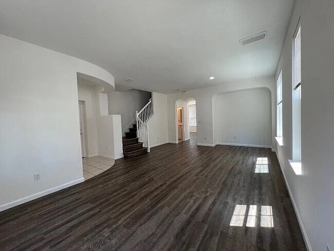 Building Photo - 120 Stone Valley Cir