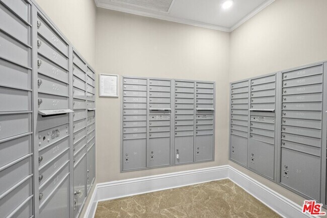 Building Photo - 317 Caruso Ave