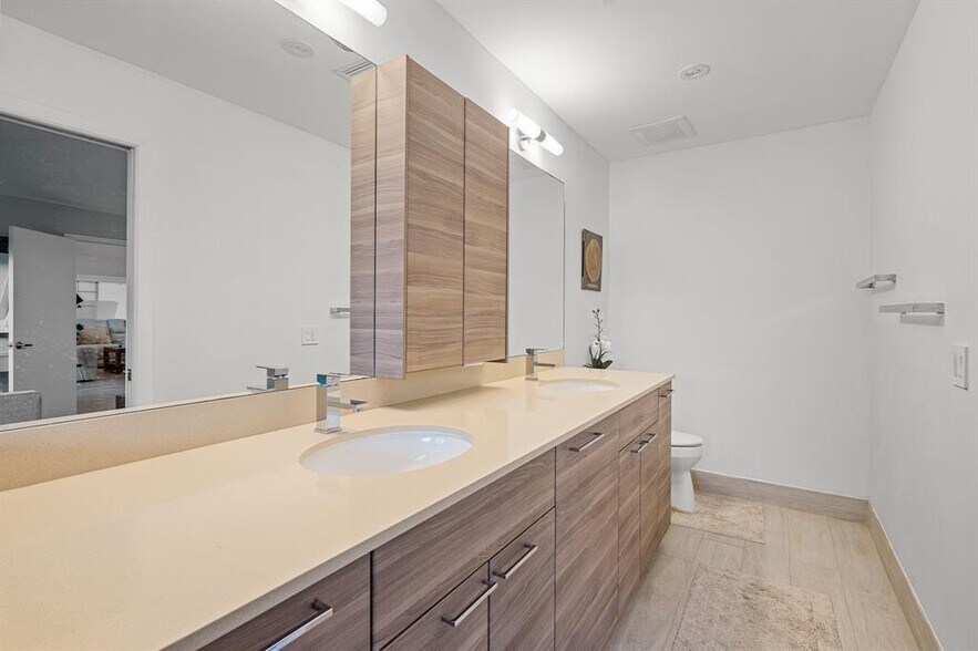 Building Photo - 9937 NW 47th Ter