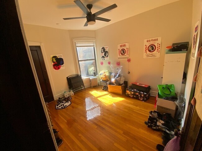 Building Photo - 5403 S Harper Ave