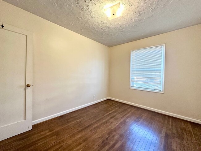 Building Photo - 1 Bedroom 1 Bath Close to N. Mississippi and Alberta.