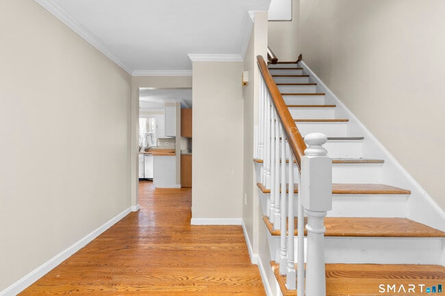 Building Photo - 52 Laura Rd