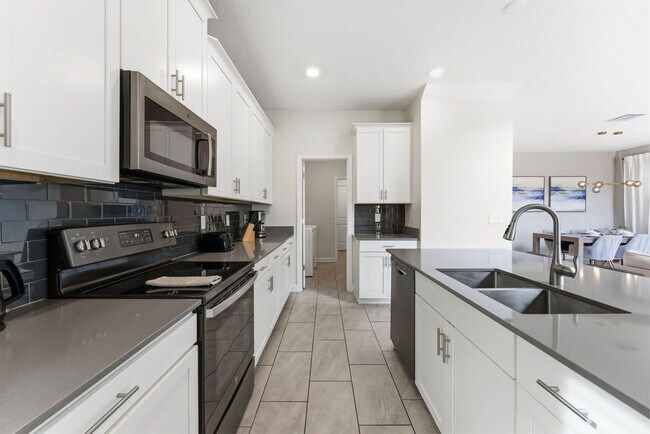 Building Photo - 770 Sticks St