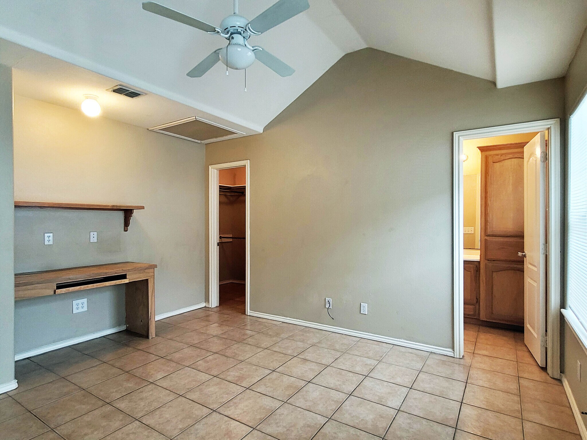 Building Photo - 2502 Cervantes Ave