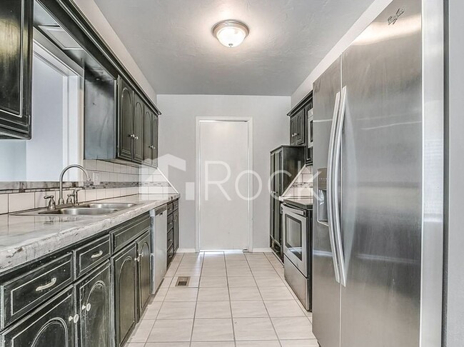 Building Photo - 12508 High Meadow Dr