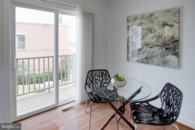 Building Photo - 4171 Rush St