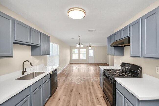 Building Photo - 21910 Willow Shade Ln