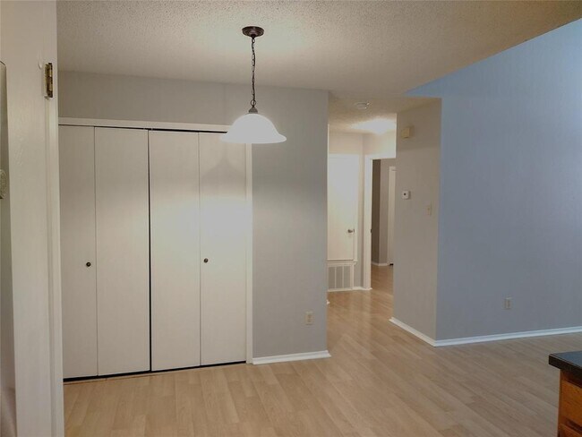 Building Photo - 12312 Dellrey Dr