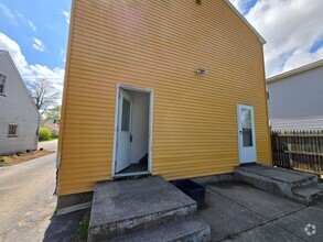 Building Photo - 409 W Hickory St