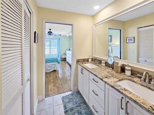 Building Photo - 5749 Avista Dr
