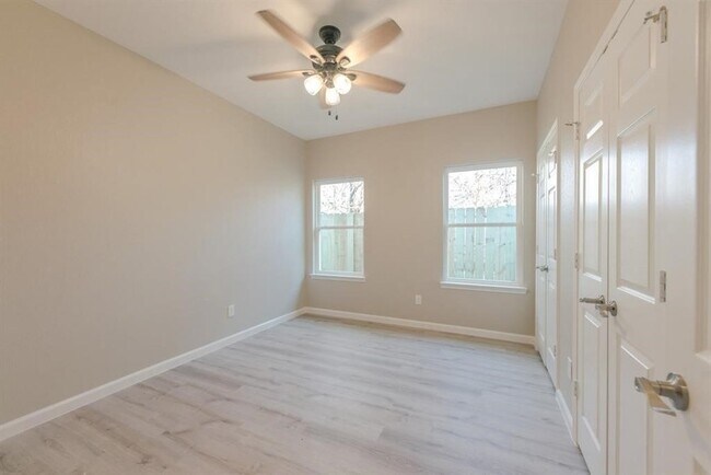 Building Photo - 10274 Porto Rico Rd