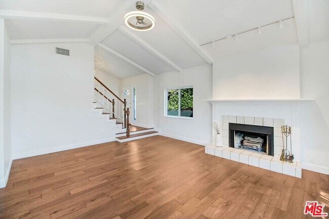 Building Photo - 2401 Olive Ave