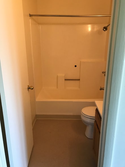 Building Photo - 181 Main St