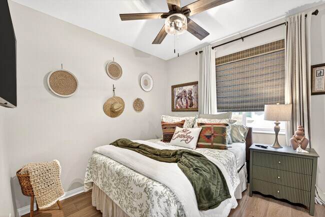 Building Photo - 41562 Via Arleta