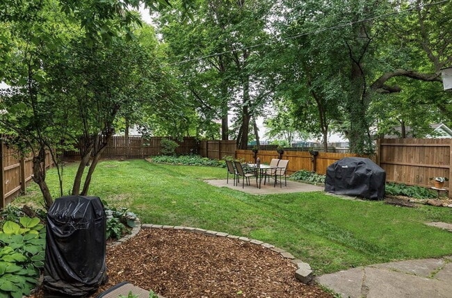 Building Photo - 3 Bedroom + Den in Minneapolis
