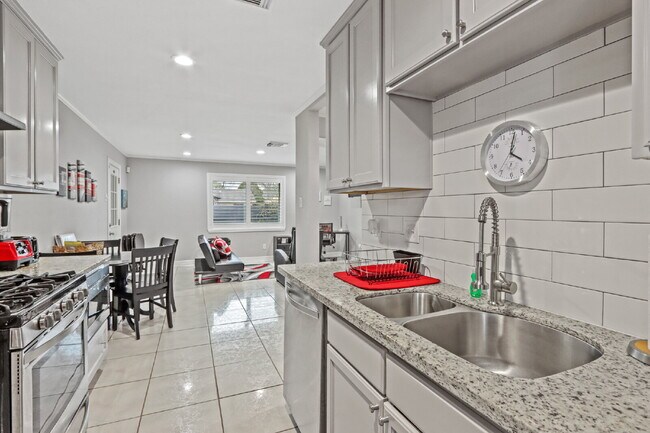 Building Photo - 6311 Bluestone Dr