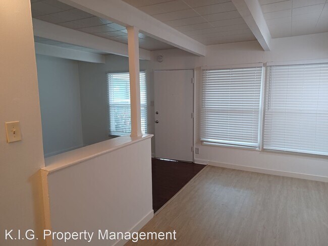 Building Photo - 1 br, 1 bath Apartment - 11903 - 11913 Van...