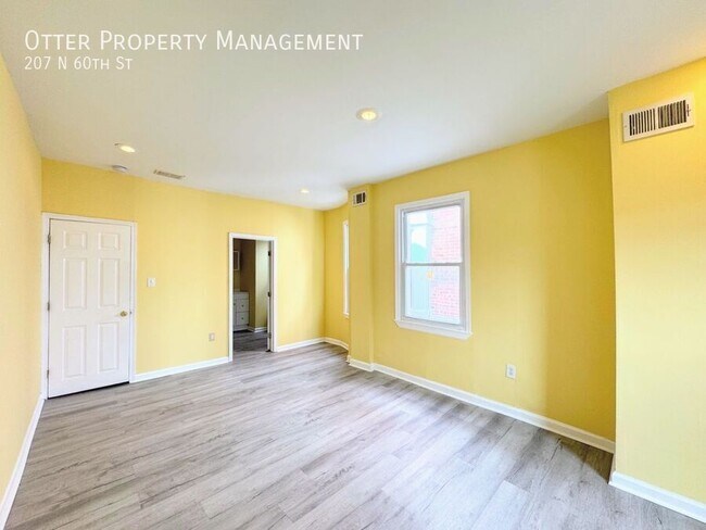 Building Photo - 207 N 60th St