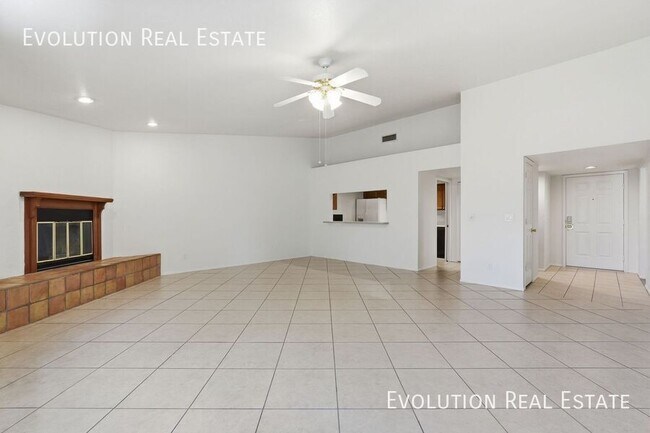 Building Photo - 2329 N Recker Rd
