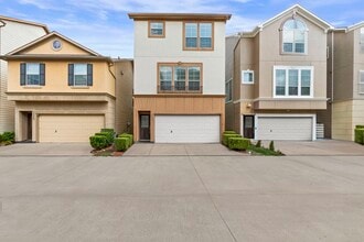 Building Photo - 3334 Clearview Villa Way