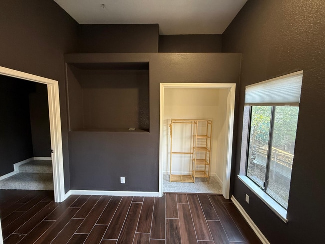 Building Photo - 9487 Dalton Way