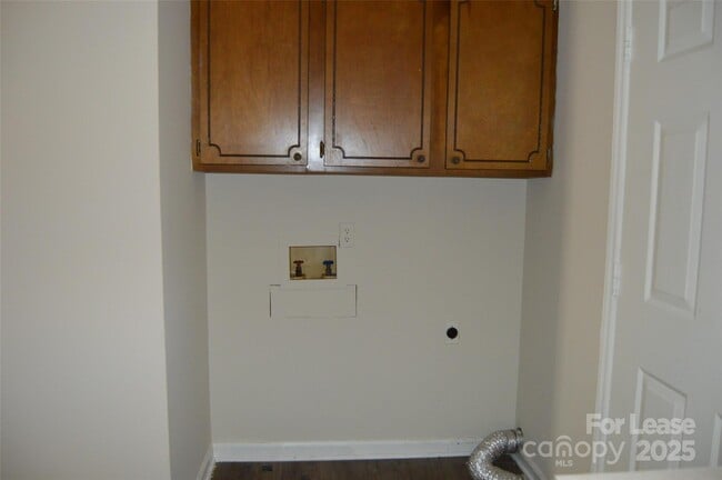 Building Photo - 309 Vance St