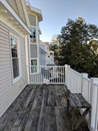 Building Photo - 17 Dunlap St
