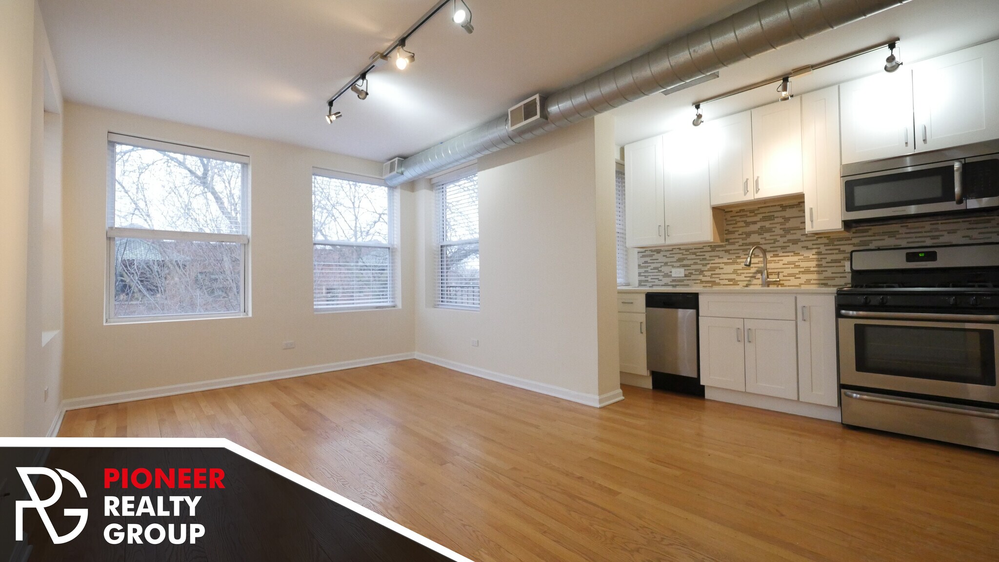 Building Photo - 2519 W Leland Ave