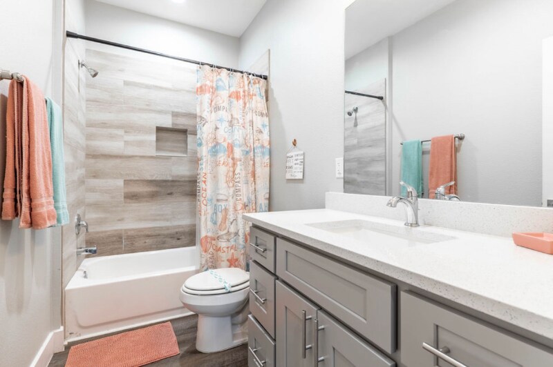 Building Photo - 144 W 5th St