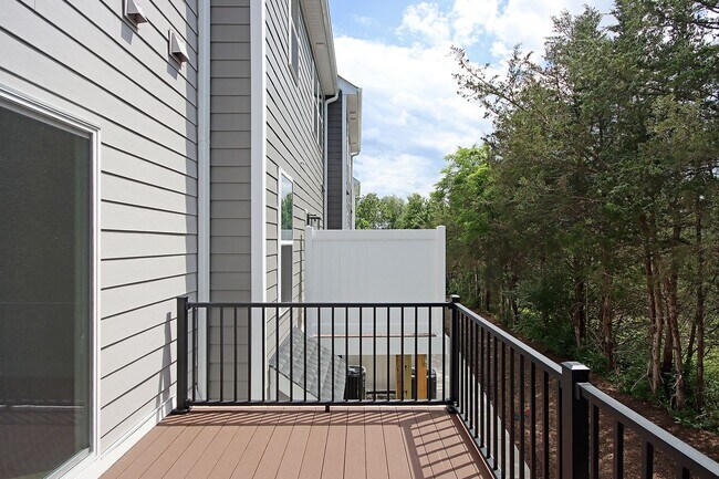 Building Photo - Pet-Friendly Crozet Townhome