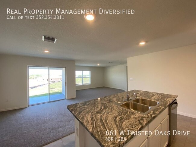 Building Photo - 4801 N Forest Ridge Blvd