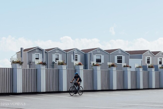 Building Photo - 19 Church St