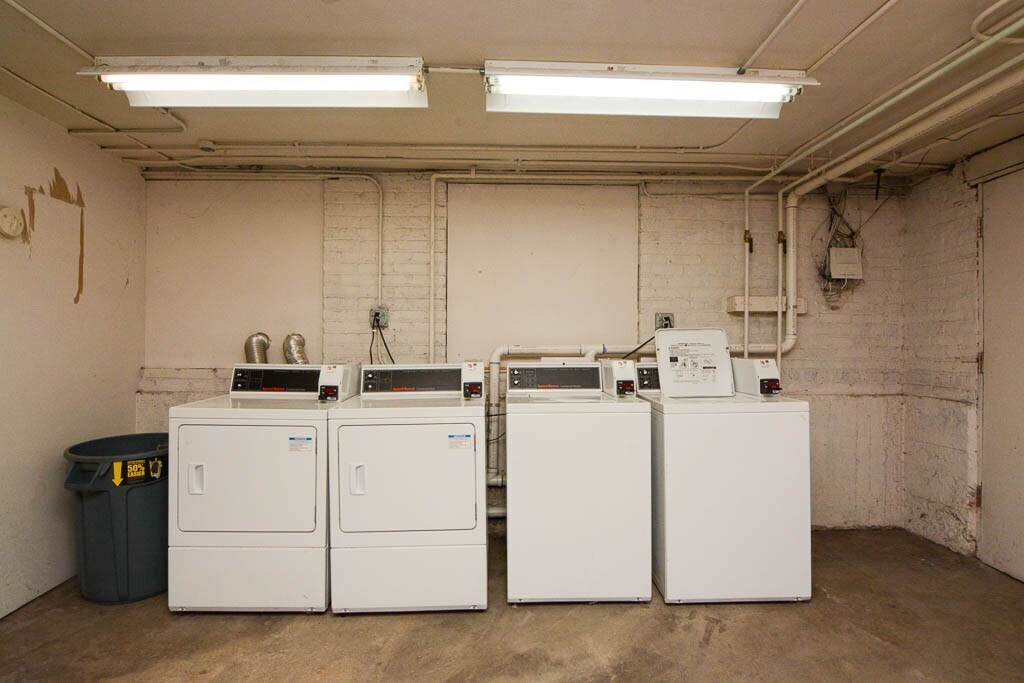 Building Photo - 2617 N Spaulding Ave