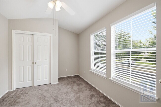 Building Photo - 437 Sampson