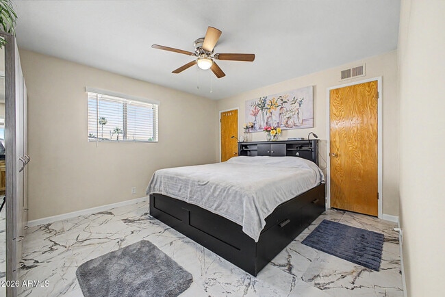Building Photo - 264 N 54th St