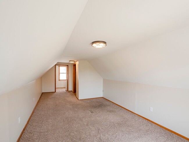 Building Photo - Dahl House | 1 Bed 1 Bath