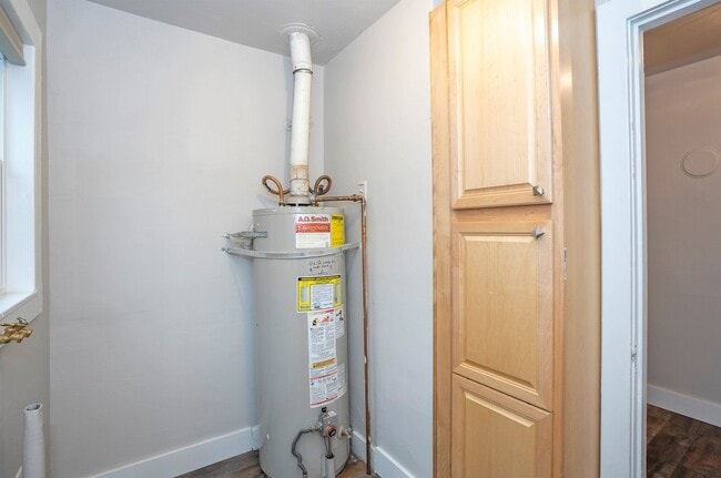 Building Photo - Prime Fircrest Location — Comfortable 2-Bedroom Home for Rent