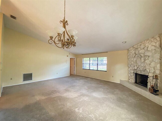 Building Photo - 5025 Barrington Cir