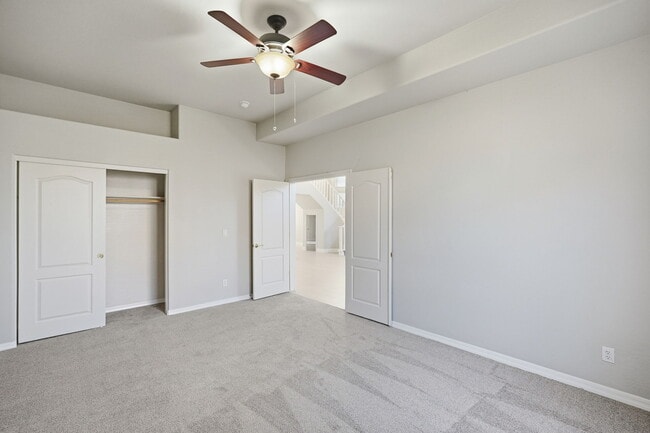 Building Photo - 1425 W Commerce Ave