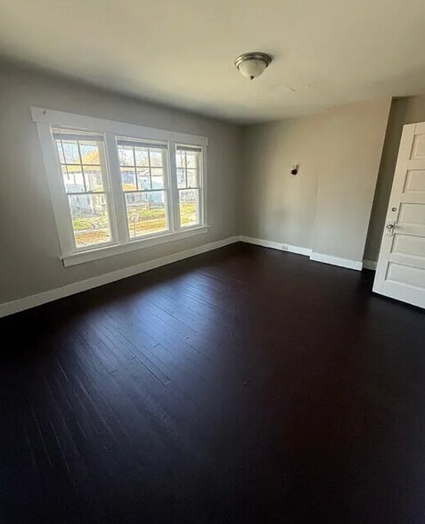 Building Photo - 220 Rockwood Ave