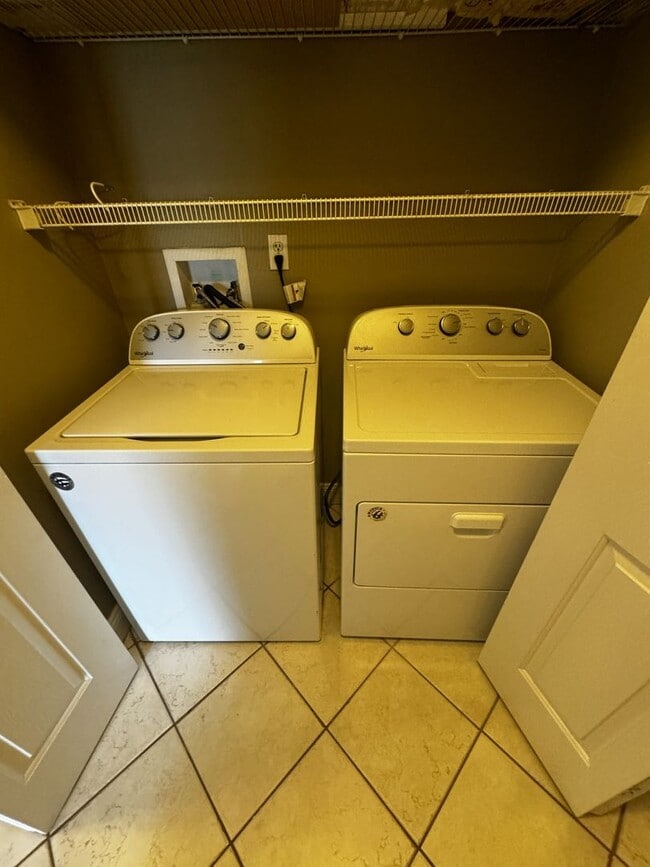 Building Photo - Spacious Duplex in Rockingham County