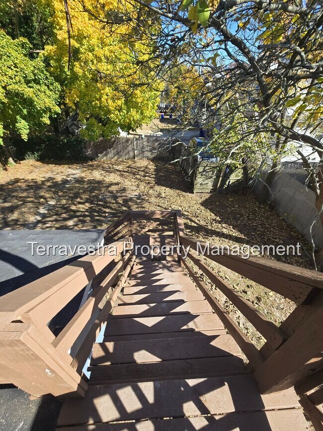 Building Photo - 209 N 3rd St