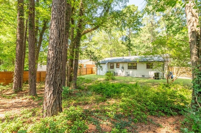 Building Photo - 1006 Willowdale Dr