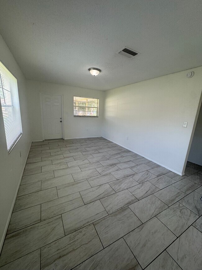 Building Photo - 5509 18th St W