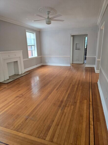 Building Photo - 749 Westwood Dr