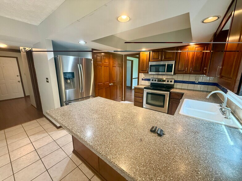 Building Photo - 7451 Mapleleaf Ct
