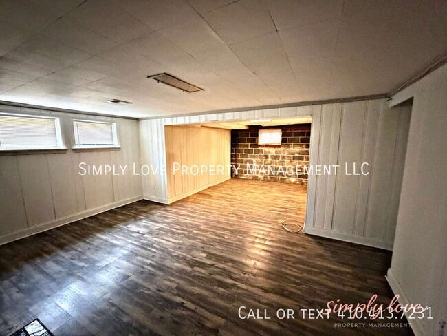 Building Photo - 4526 Albion Rd