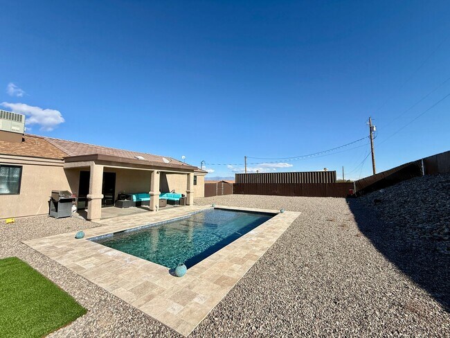 Building Photo - This home has EVERYTHING and is ready for you!