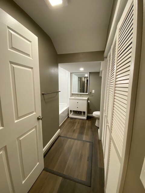 Main Bathroom & Laundry Closet - 624 E Maryland St